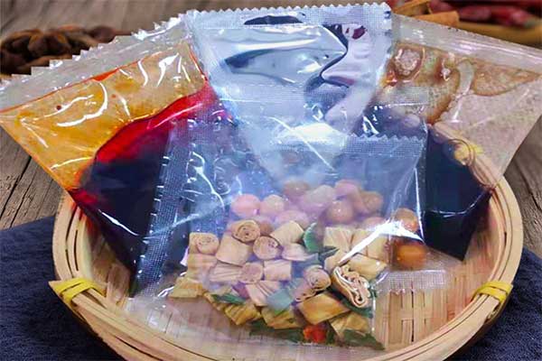 芝麻醬包、番茄醬包、骨湯料包可采用高湯醬料包裝機(jī)